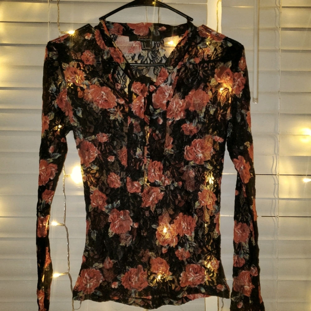Floral lace top
